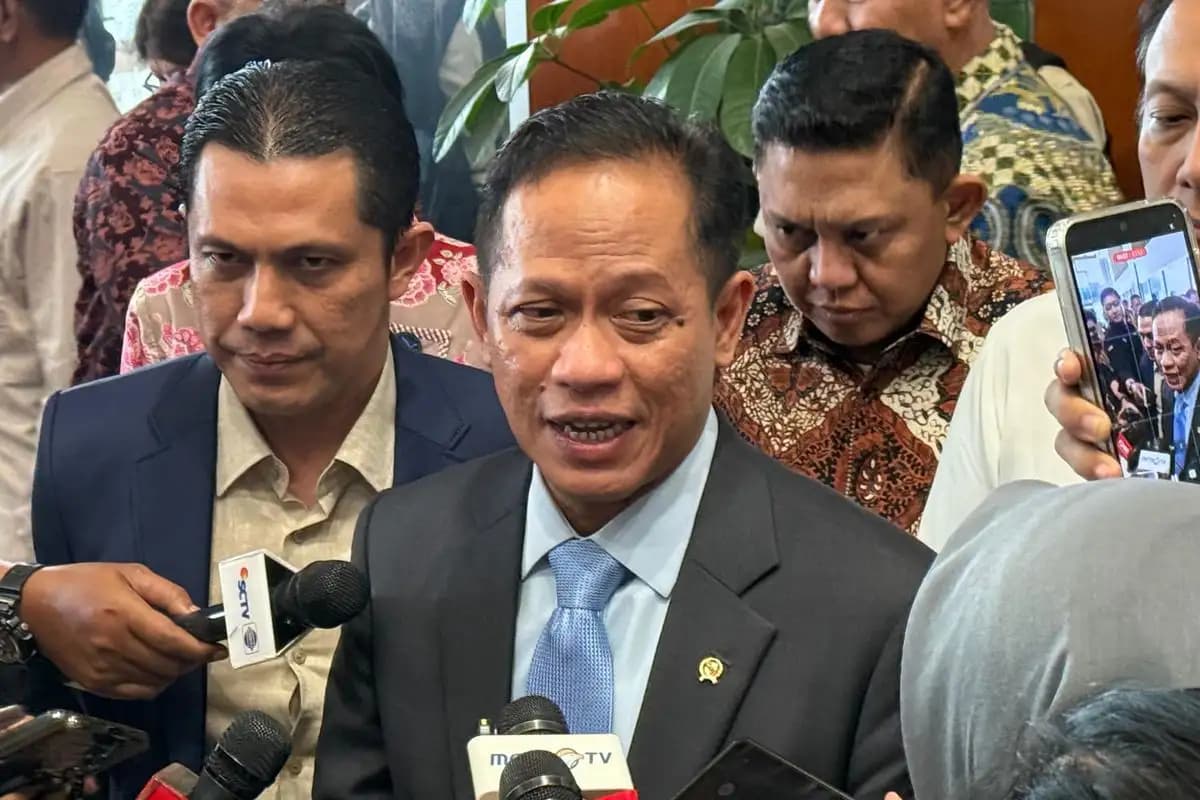Menteri LH Cabut Semua Izin Lingkungan Perusahaan yang Dianggap Perparah Banjir Sumatera