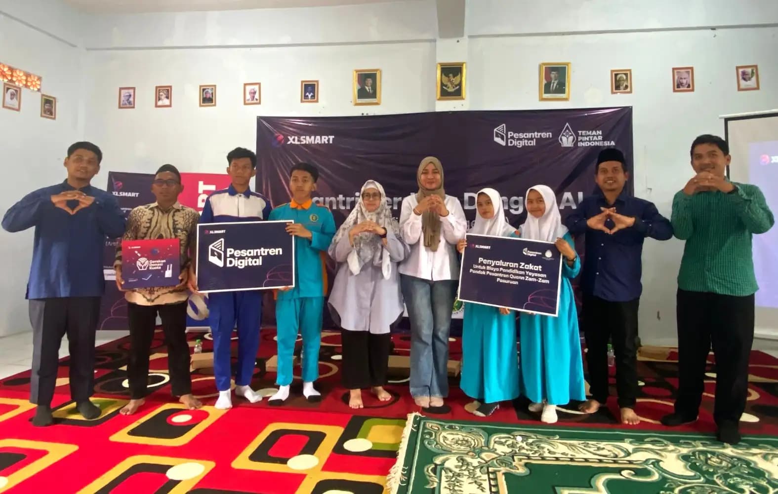 XLSMART Perkuat Literasi Digital dan Pemanfaatan AI di Pesantren Queen Zam Zam Pasuruan