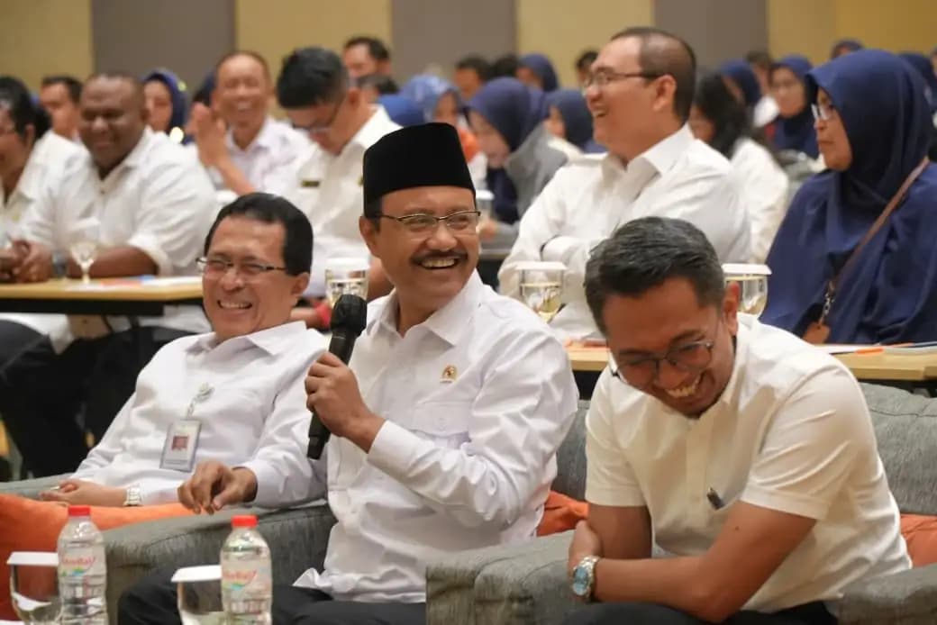 Konsolidasi Program Sekolah Rakyat, Gus Ipul Tekankan Integritas dan Mutu Siswa